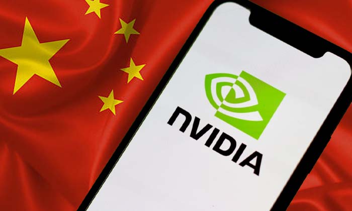 Logo Nvidia superposé sur un drapeau chinois, symbolisant l’interdiction des puces IA de Nvidia en Chine.